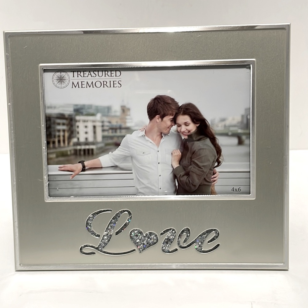 NWT Love Photo Frame